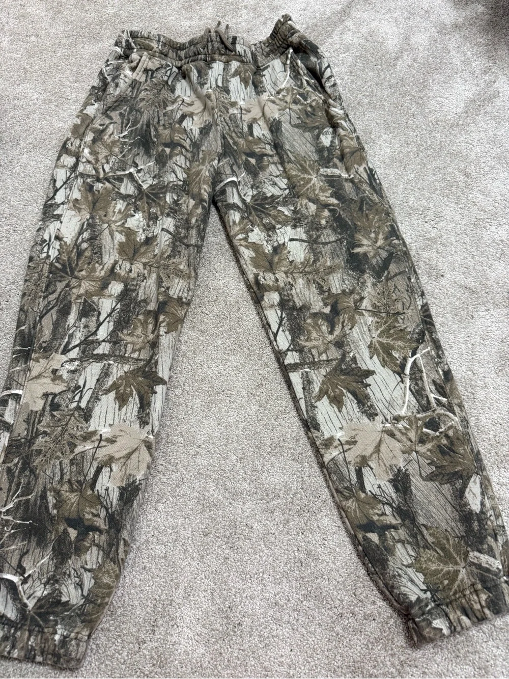 Hollister Women's Camo Leaf Print Joggers - Olive & Tan